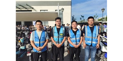 坚持热忱，，，，，，时刻坚守，，，，，，是他们的写照